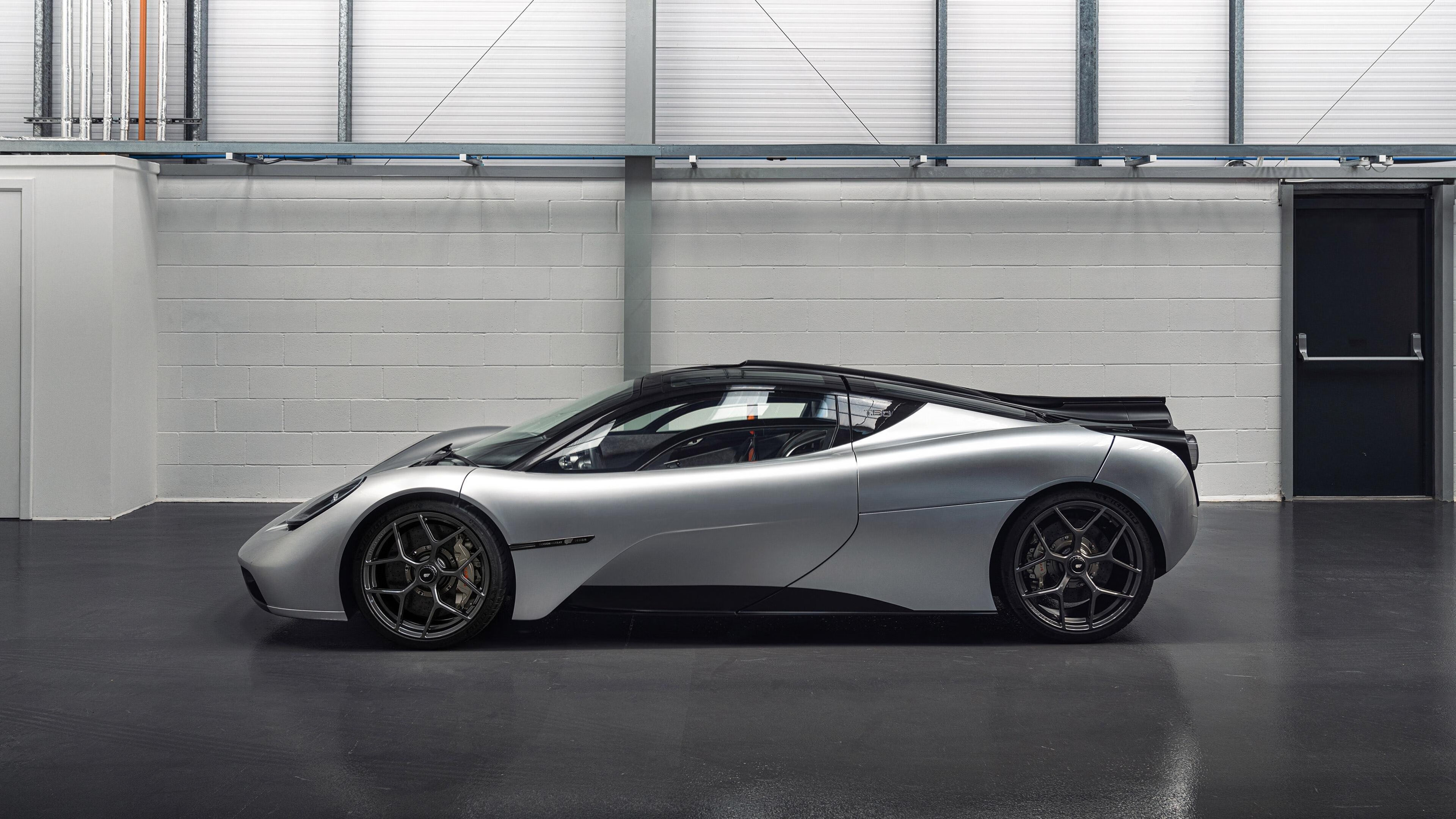 体育新闻中心发布行业趋势白皮书,体育产业消息