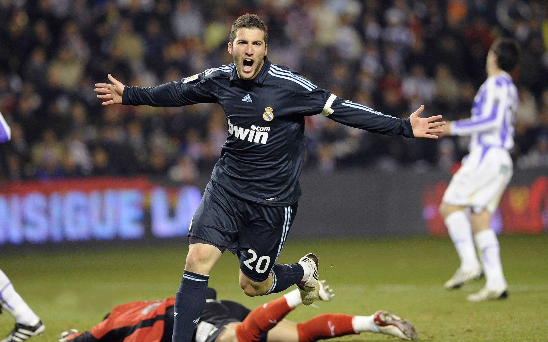 欧冠决赛举办地进入倒计时 城市全面进入足球时间